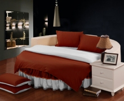 Комплект постельного белья с цельной простынью - подзором на Круглую кровать Винный + Белый