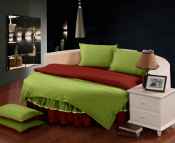 Комплект постельного белья с цельной простынью - подзором на Круглую кровать Салатовый + Винный